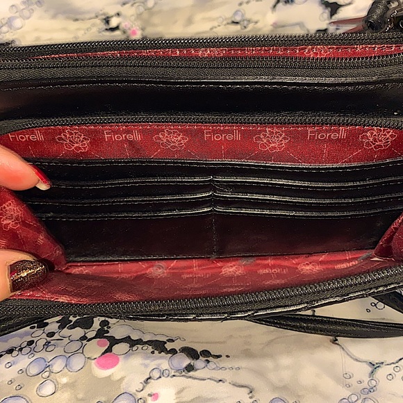 Fiorelli leather crossbody - Picture 3 of 11